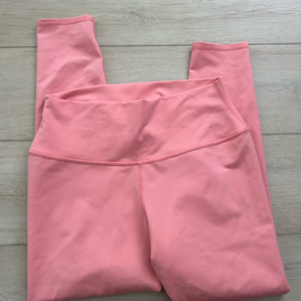 ALO Yoga High-Waist Leggings in Coral Pink